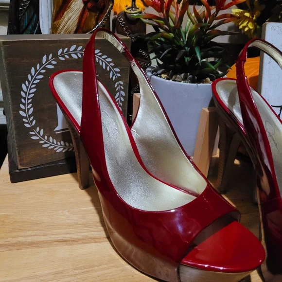 Jessica Simpson Red and Gold Heels - Picture 6 of 9